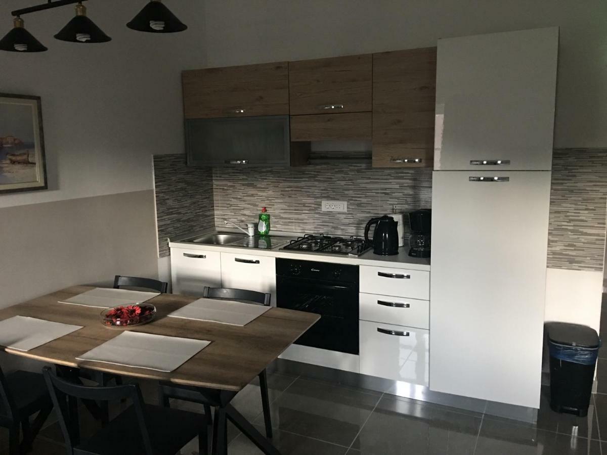 Ferienwohnung Studio Apartman Dado Bale Exterior foto