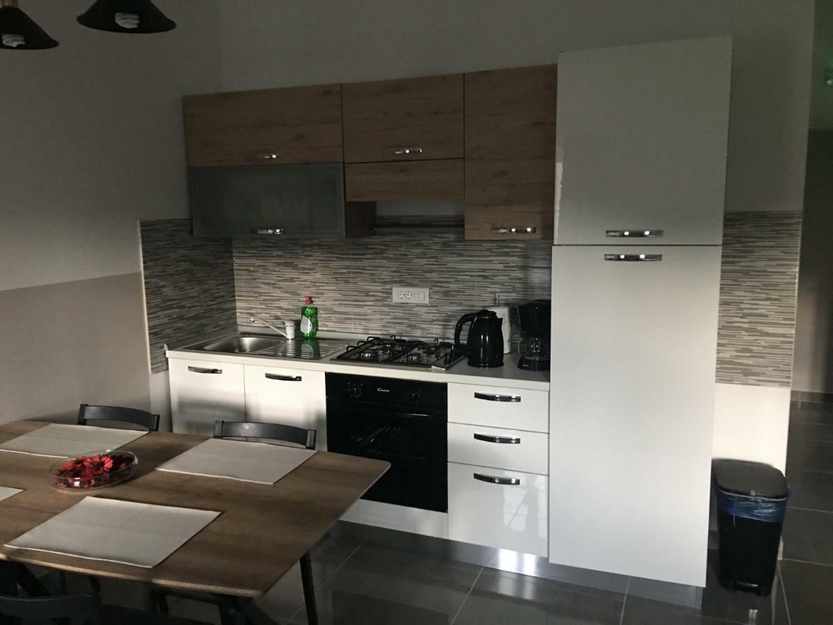 Ferienwohnung Studio Apartman Dado Bale Exterior foto